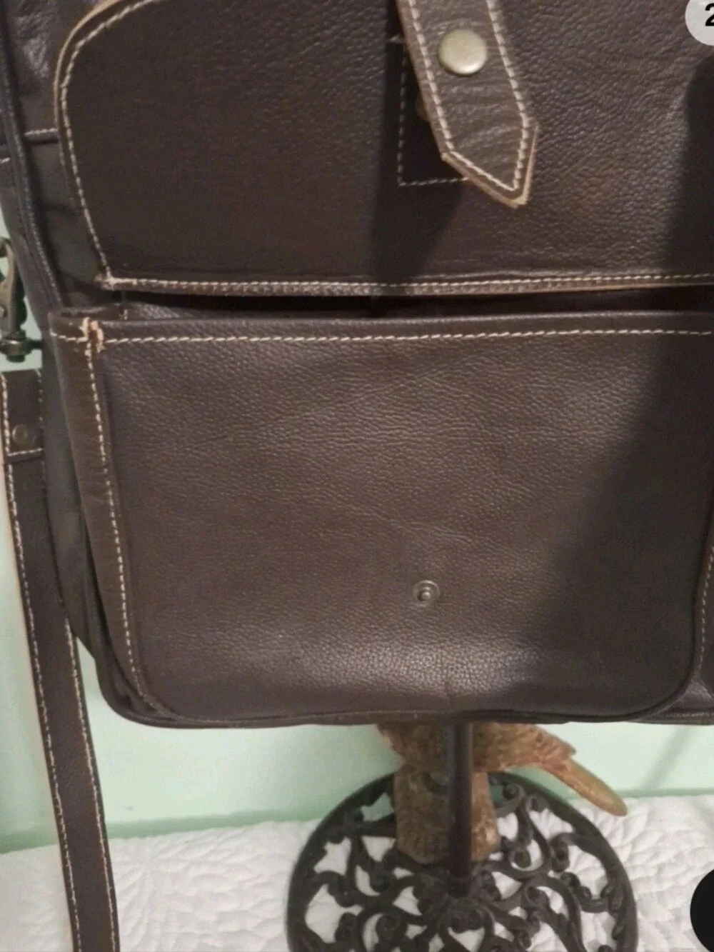 Classic Brown Pebbled  Leather Messenger Bag for Women Or Men - Versatile Carry